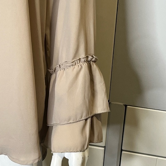 Tacera. XLarge Peasant top. Flare sleeve. Tassels. Taupe.. Lightweight. - Picture 2 of 5